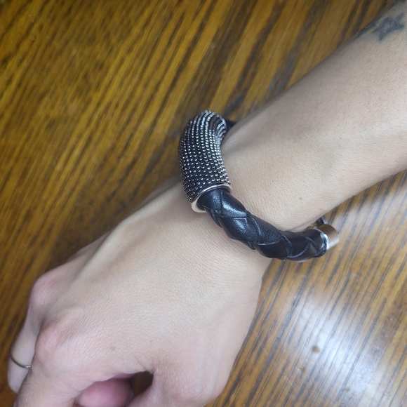 Caroline Néron chunky braided leather choker With The Assorted Bracelet - Picture 7 of 8